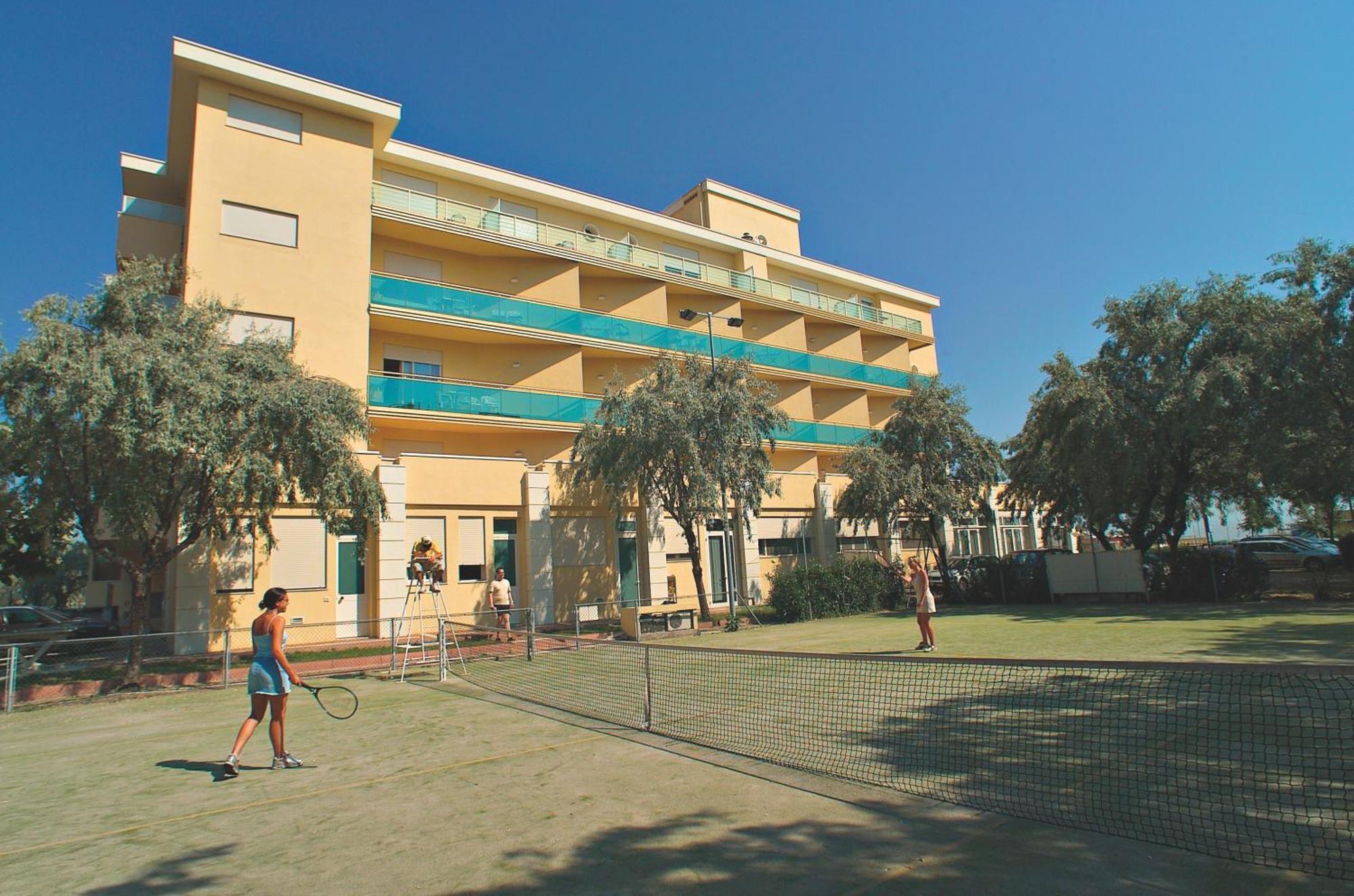 Hotel Valverde & Residenza Cesenatico Exteriör bild