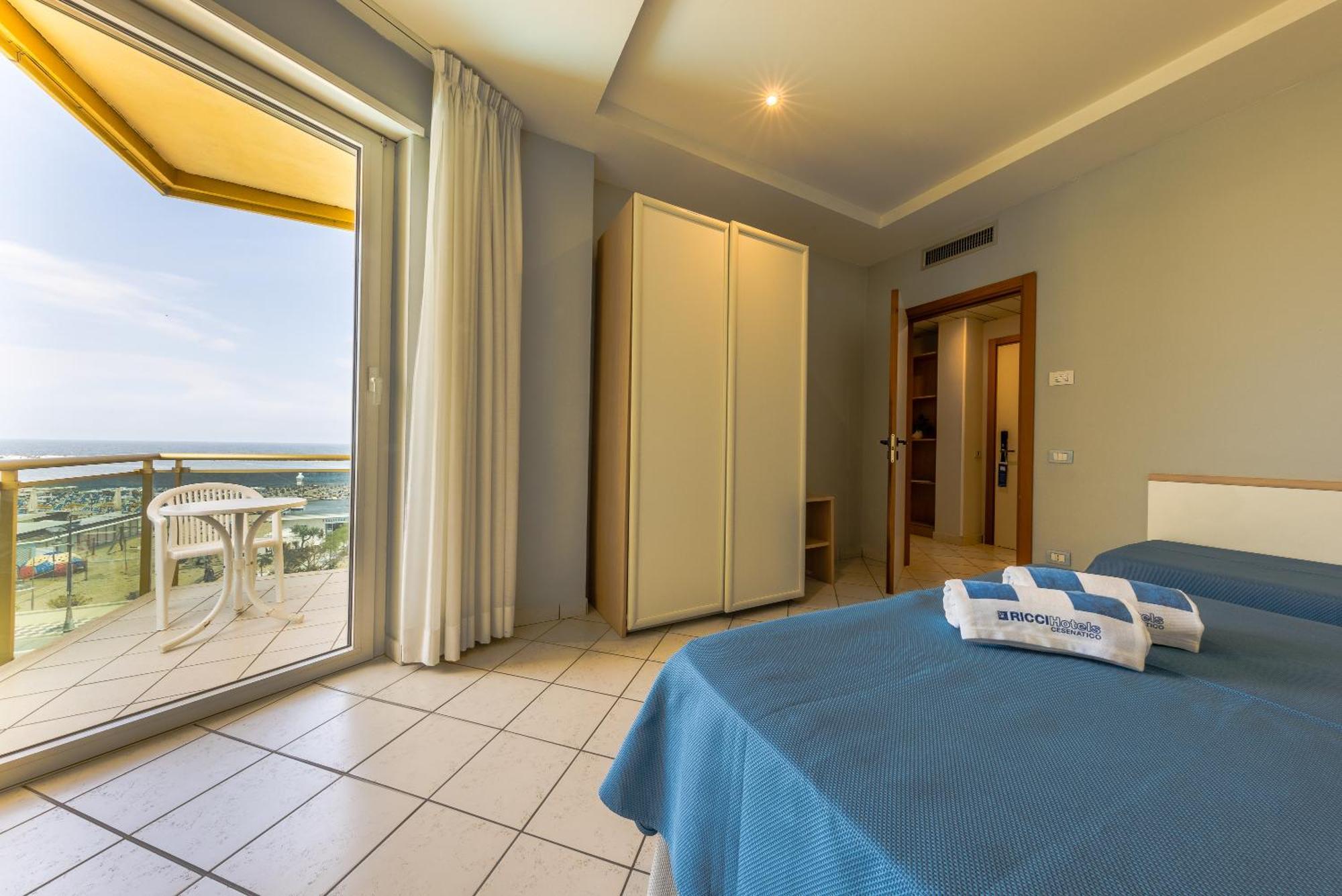 Hotel Valverde & Residenza Cesenatico Exteriör bild